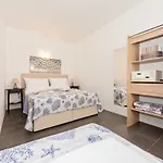 Lozna Apartament Postira