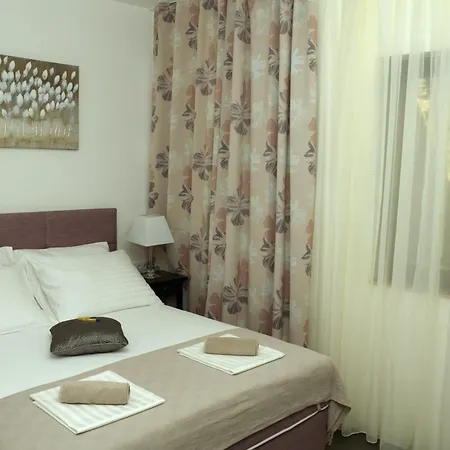 Lozna Apartman *