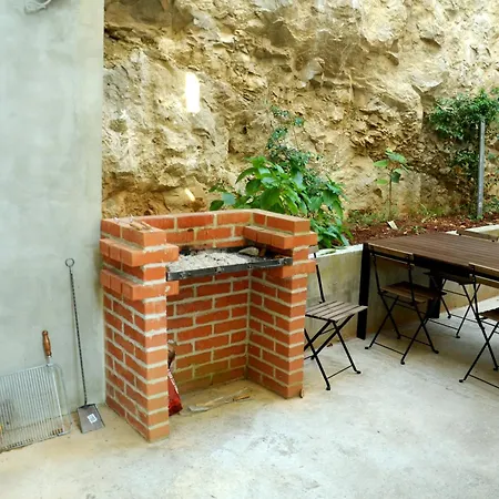 Lozna Apartment *