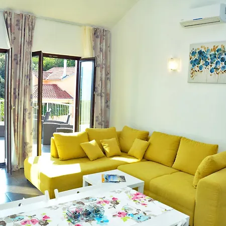 Apartment Lozna *